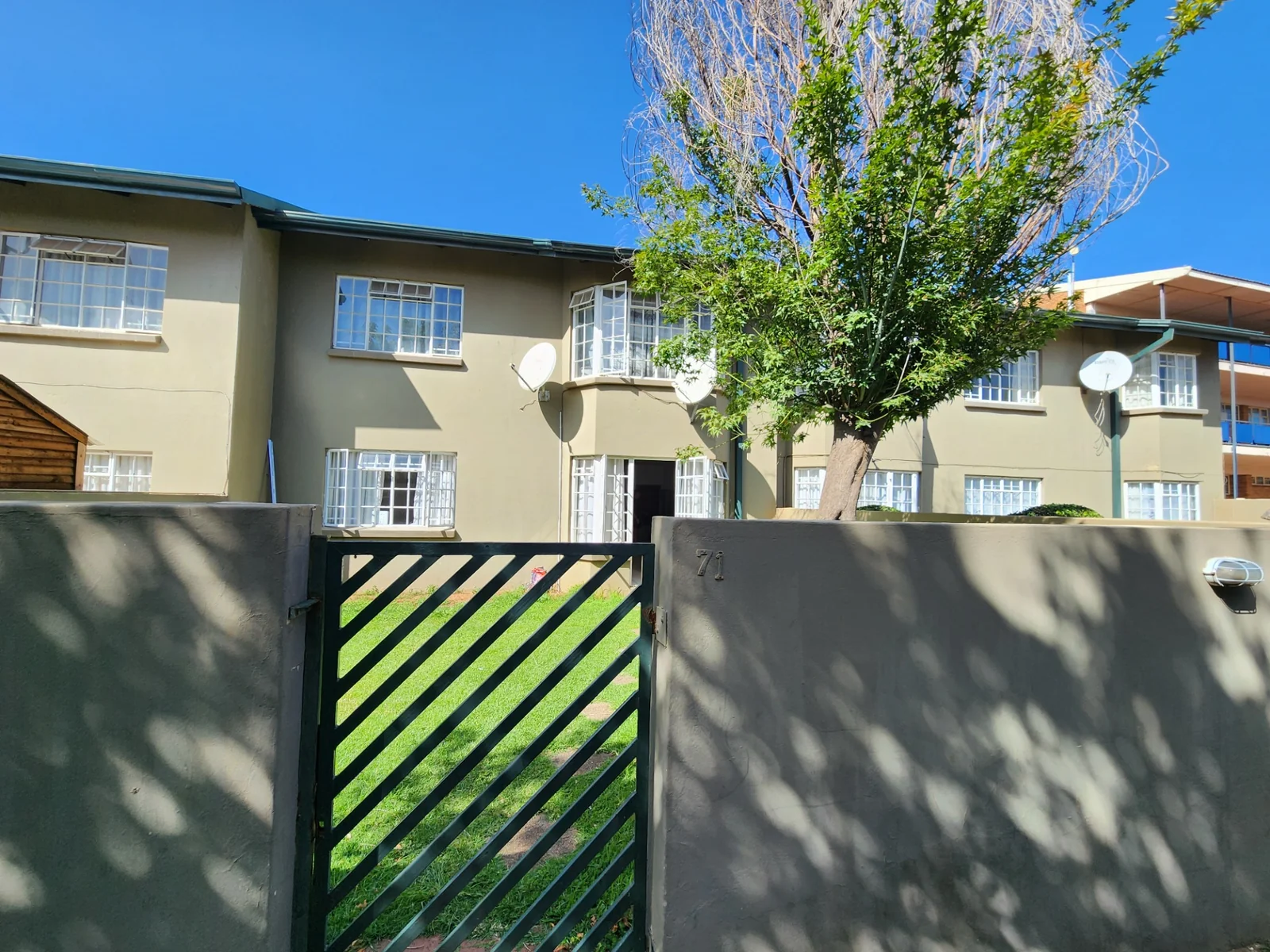 Spacious Ground Floor Unit in Secure Westwood Villas – Byers Park