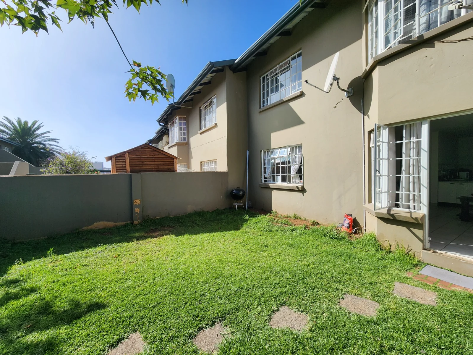 Spacious Ground Floor Unit in Secure Westwood Villas – Byers Park