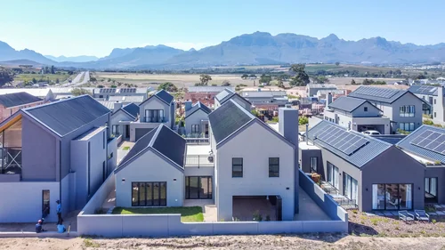 25 Kradouw, Longlands Estate, Stellenbosch