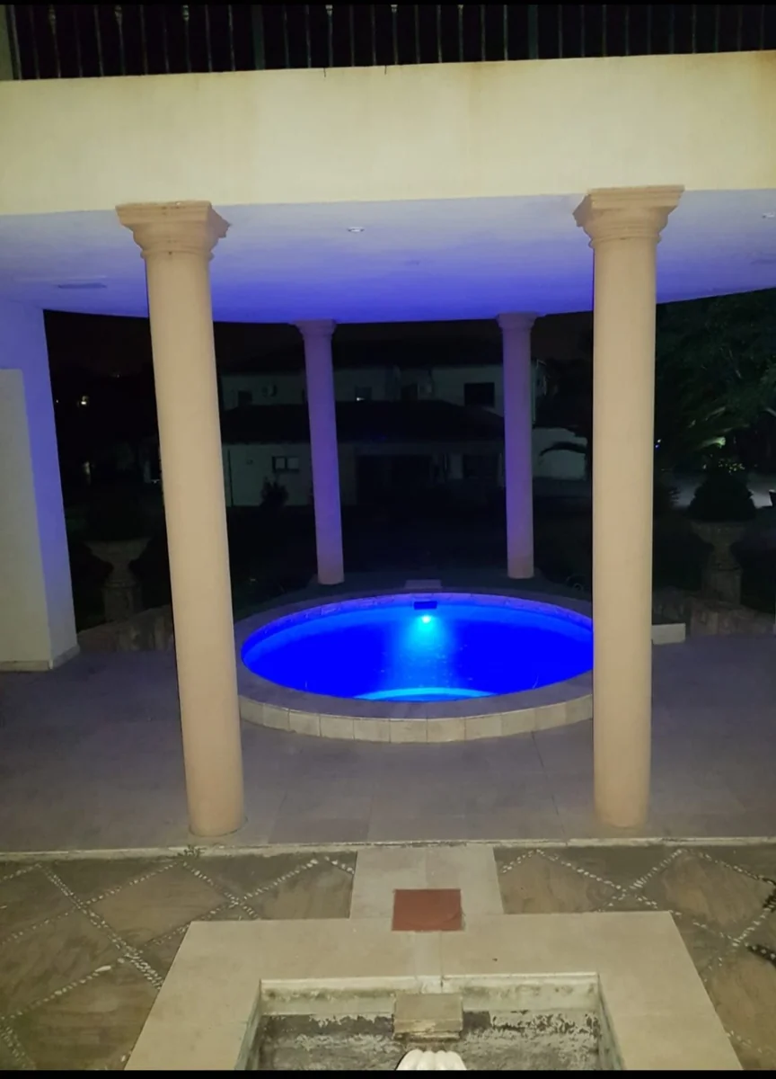 Exquisite family home for sale on the banks of the Vaal river.