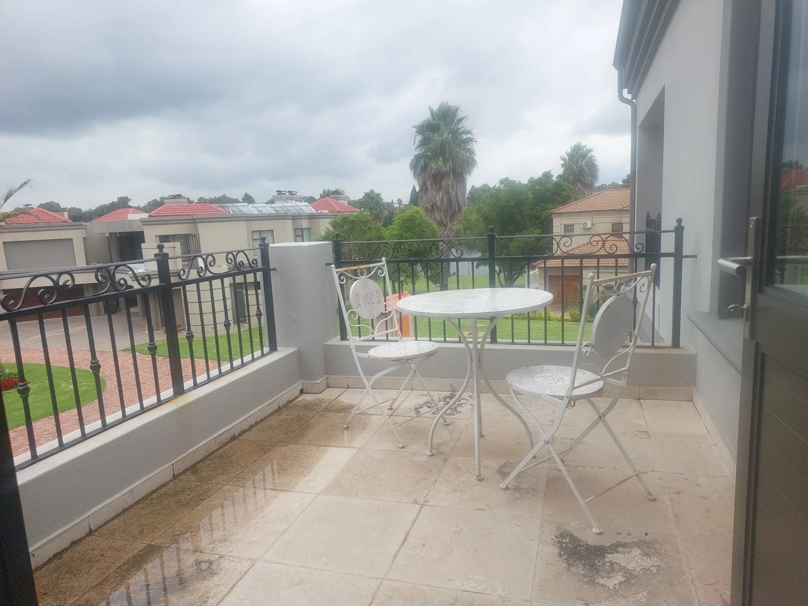 Exquisite family home for sale on the banks of the Vaal river.