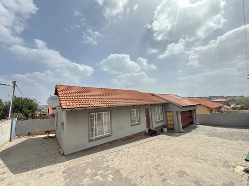 9034 Japan, Cosmo City, Roodepoort