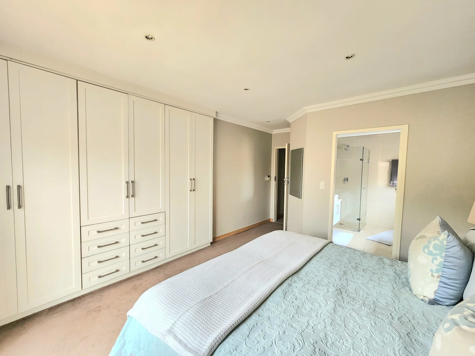 Immaculate Family Home in Exclusive Estate – Bardene, Boksburg