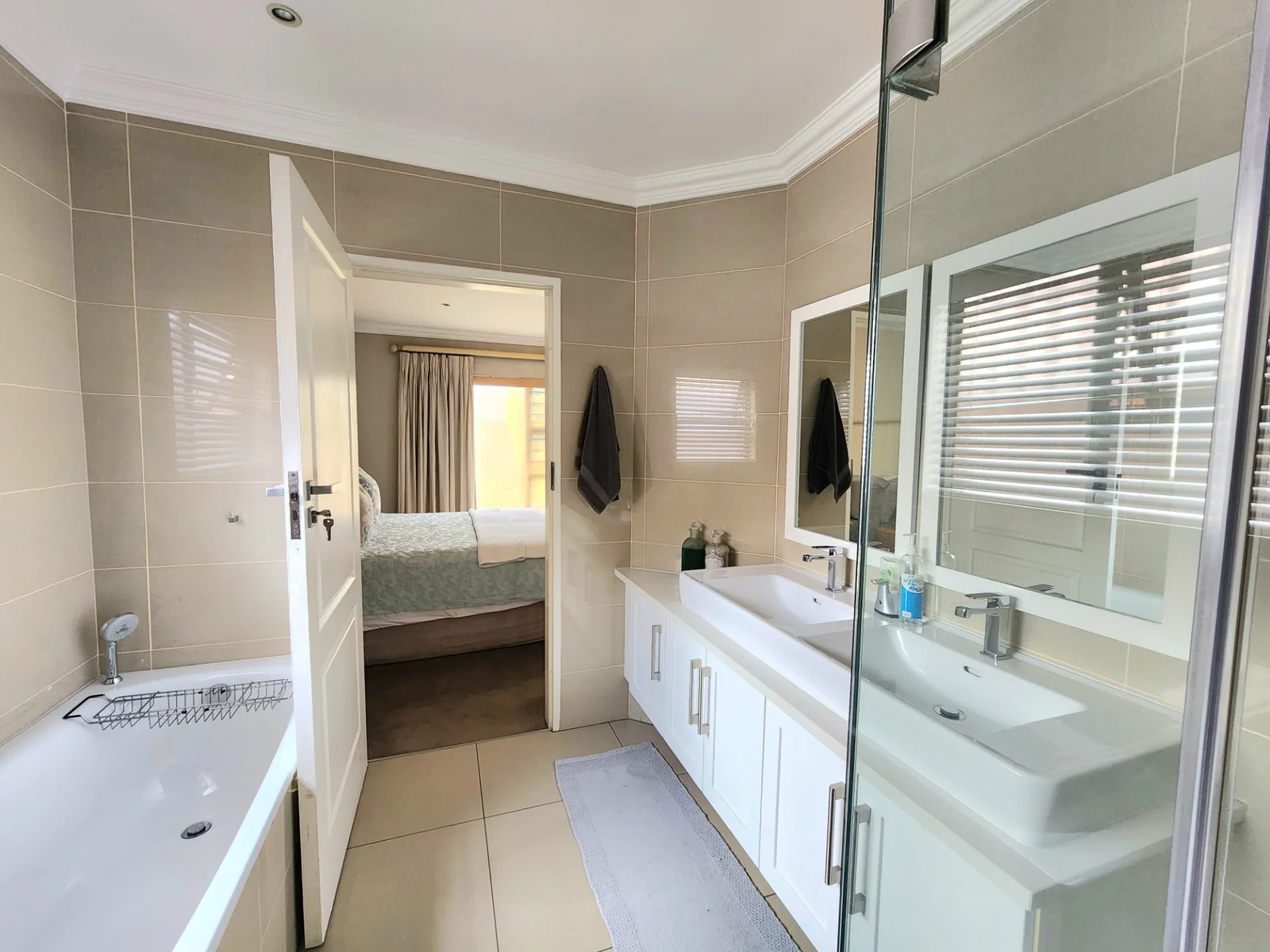 Immaculate Family Home in Exclusive Estate – Bardene, Boksburg