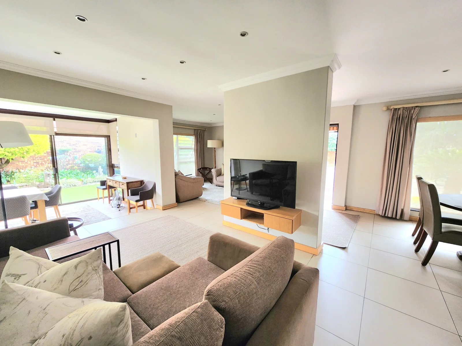 Immaculate Family Home in Exclusive Estate – Bardene, Boksburg