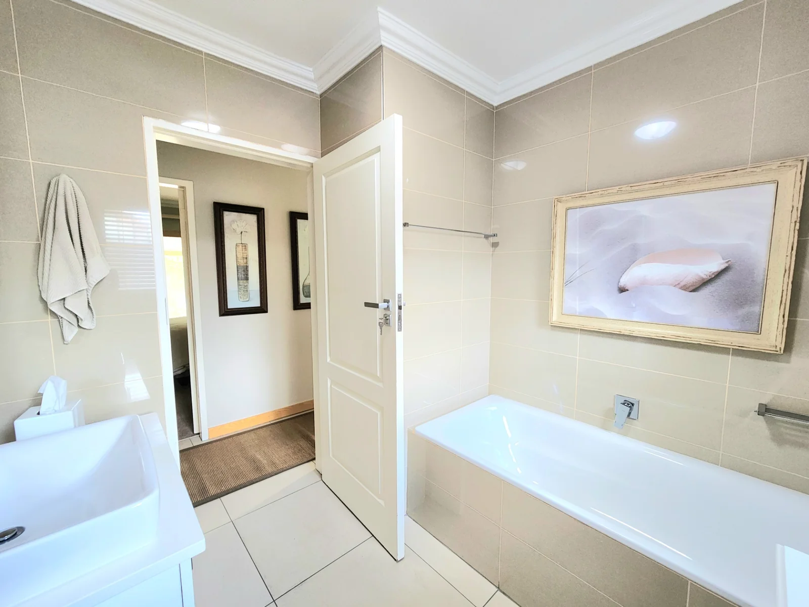 Immaculate Family Home in Exclusive Estate – Bardene, Boksburg