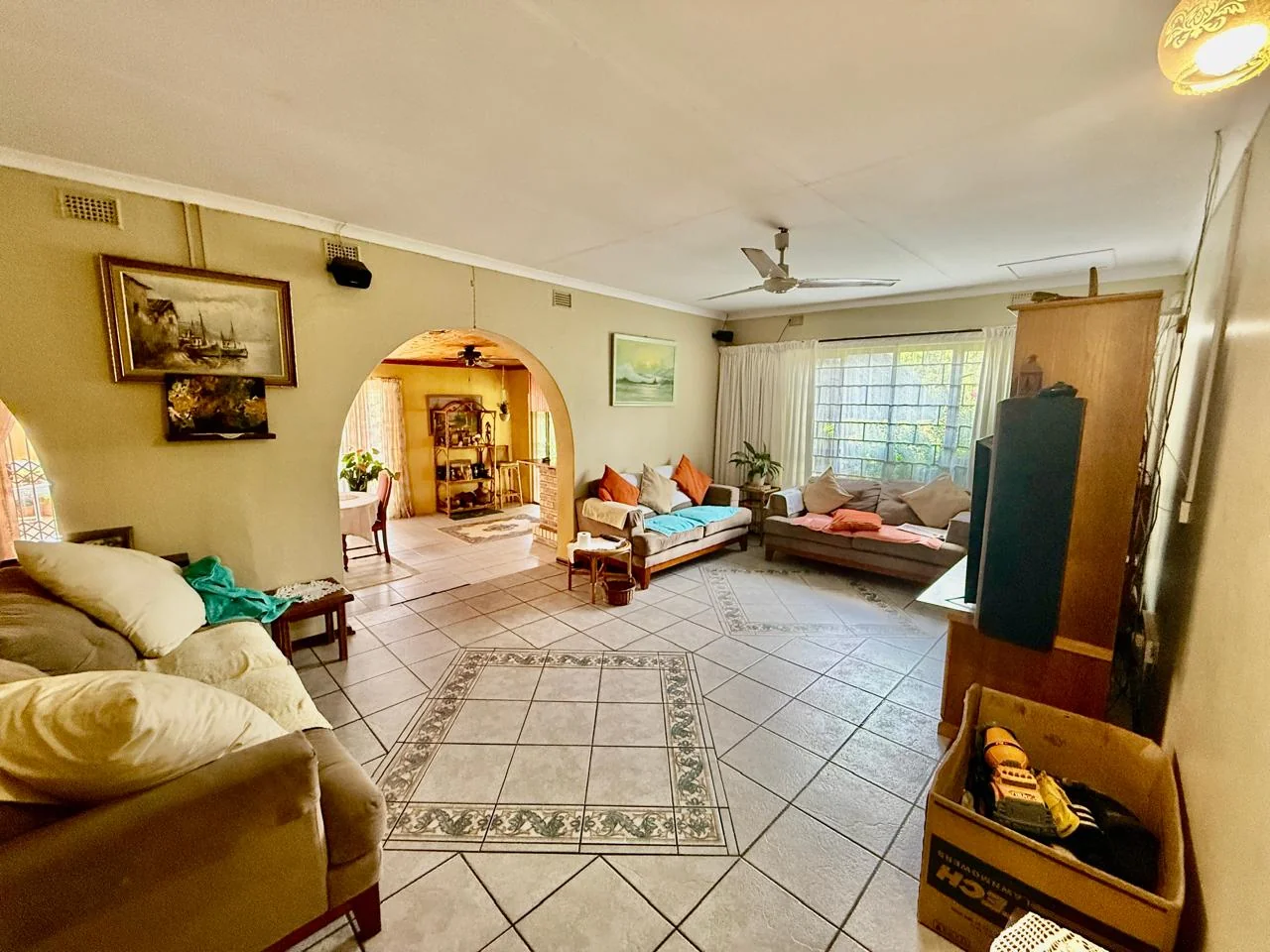 Comfortable family living combined with excellent income potential