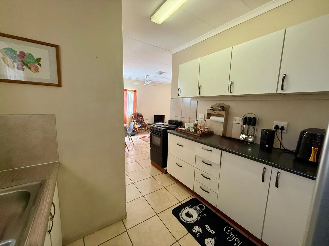 Comfortable family living combined with excellent income potential