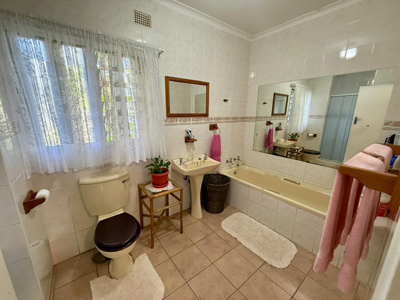 Comfortable family living combined with excellent income potential