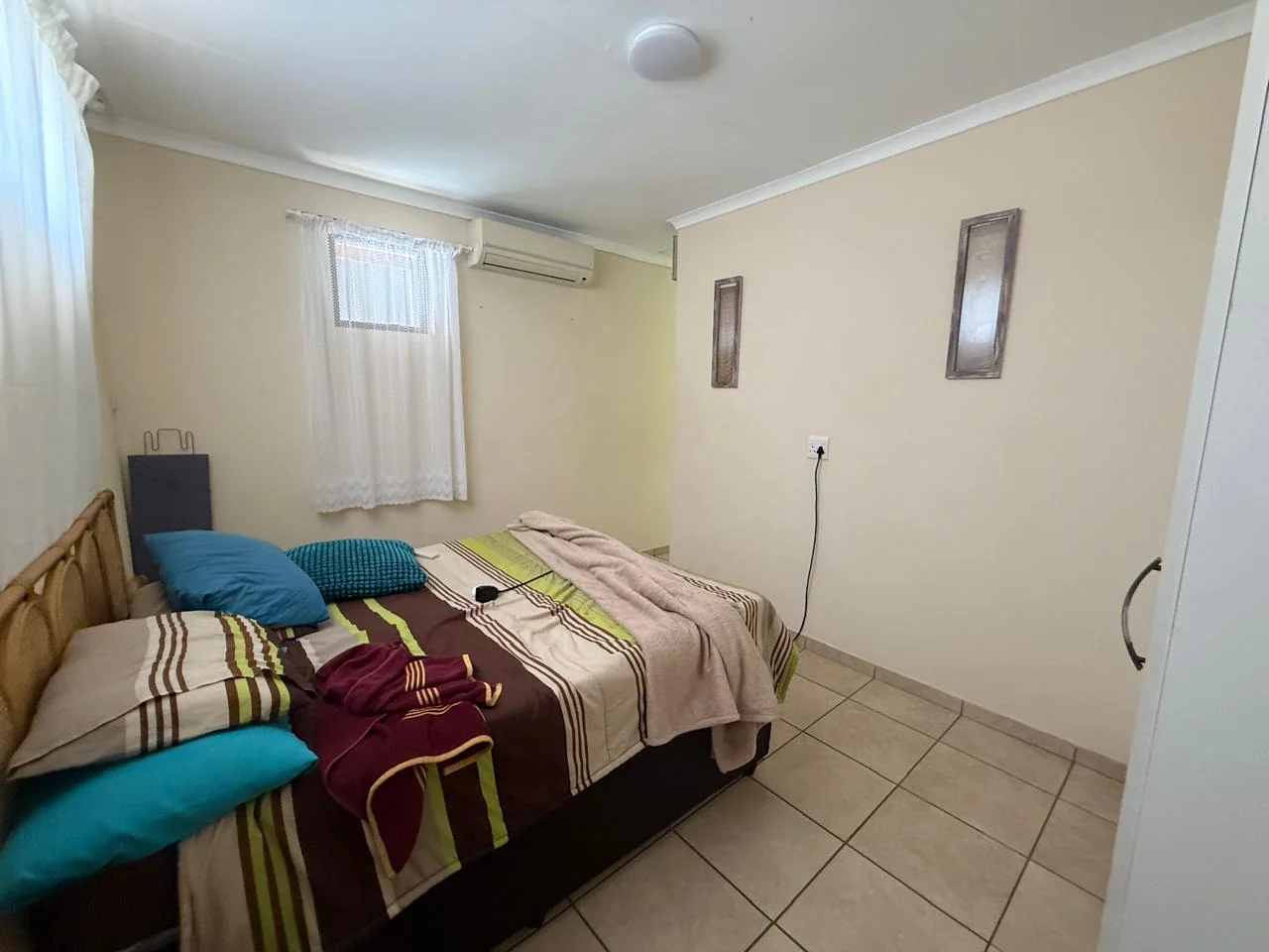 Comfortable family living combined with excellent income potential