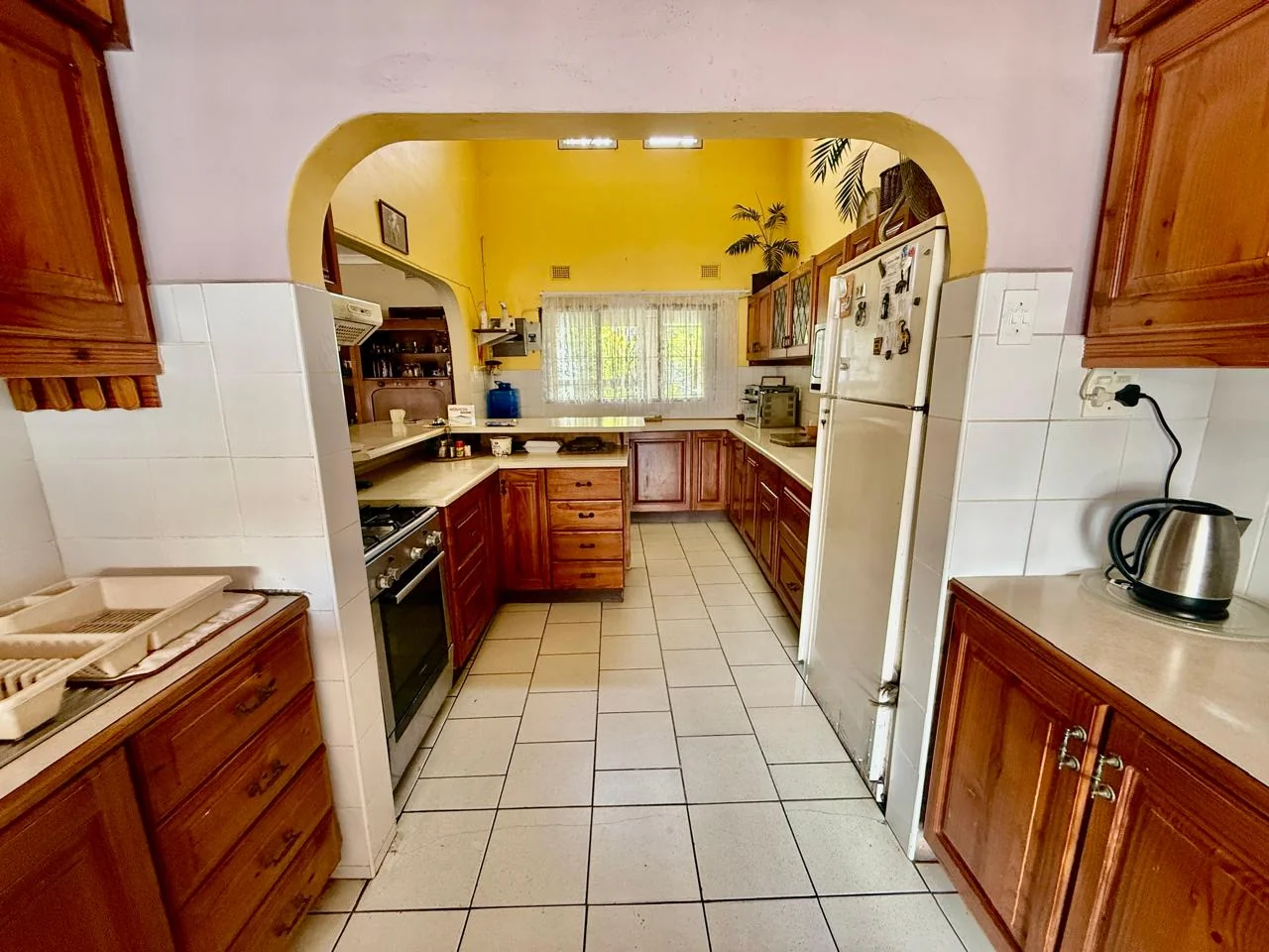Comfortable family living combined with excellent income potential