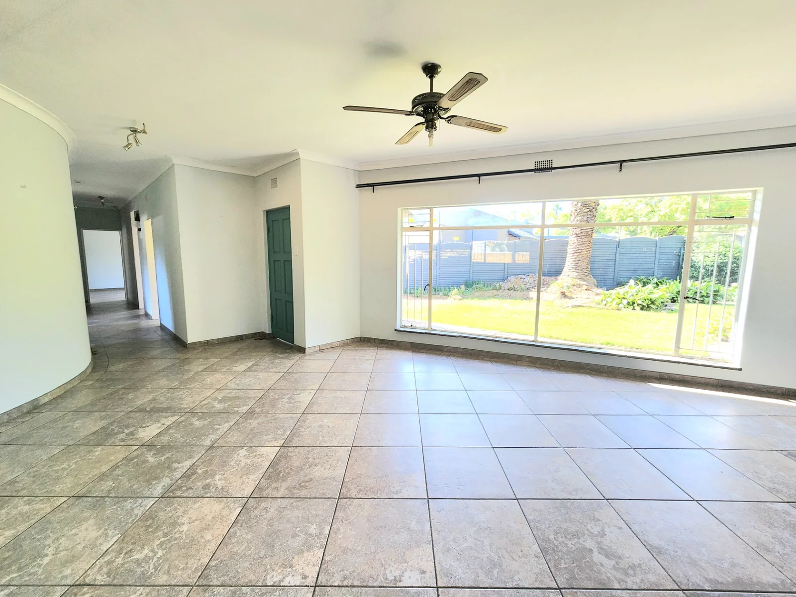 Spacious 3 Bedroom home to Rent in Farrarmere