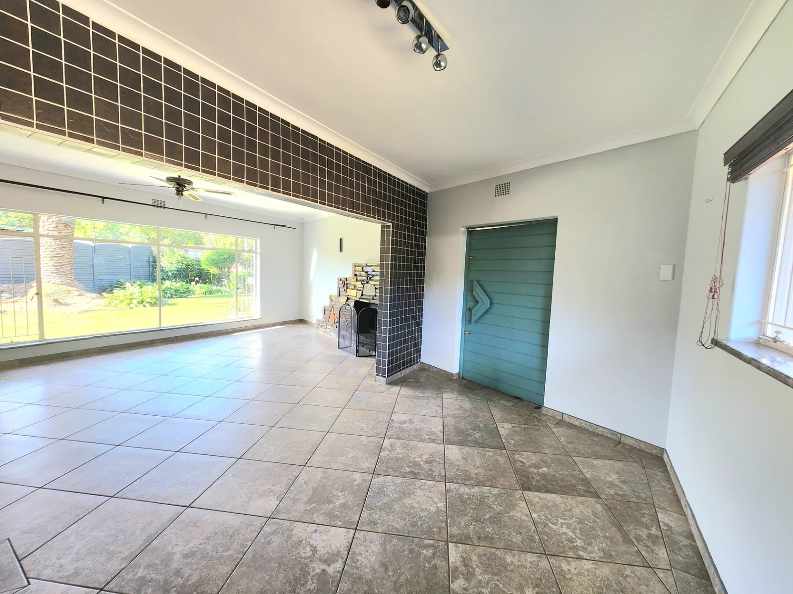 Spacious 3 Bedroom home to Rent in Farrarmere