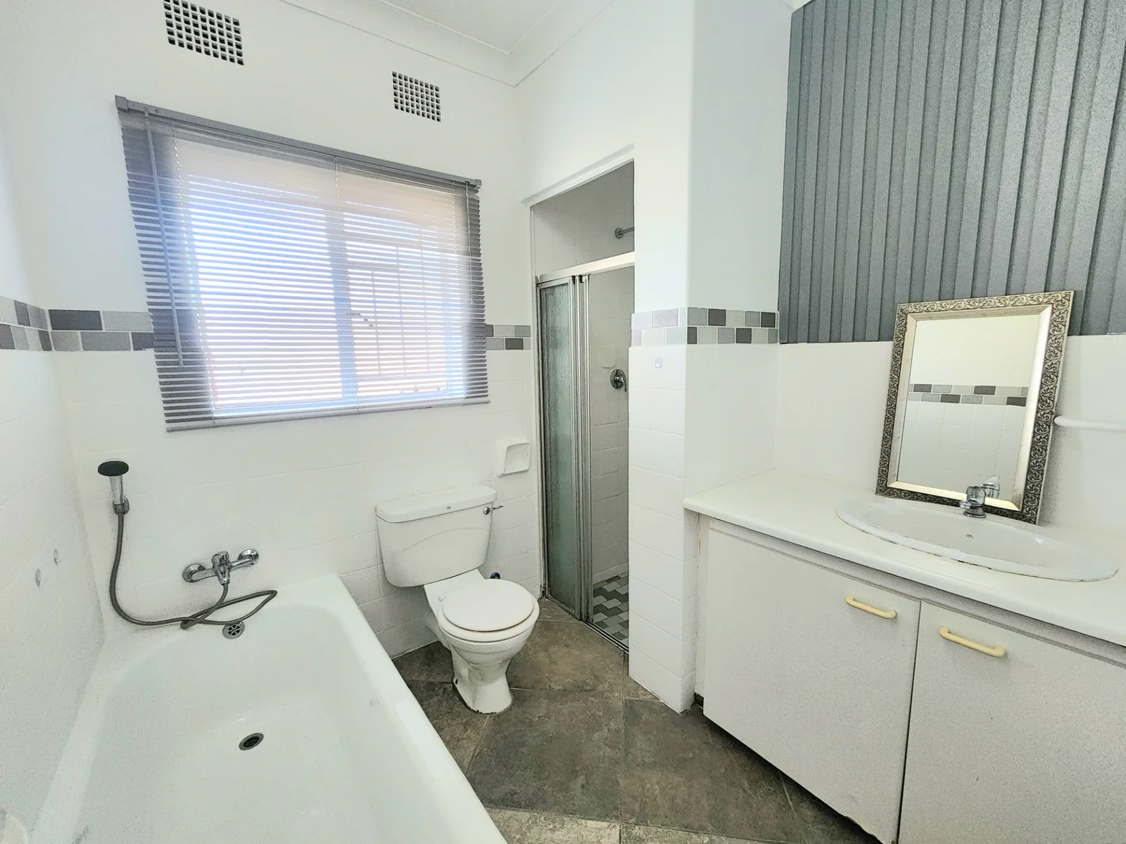 Spacious 3 Bedroom home to Rent in Farrarmere