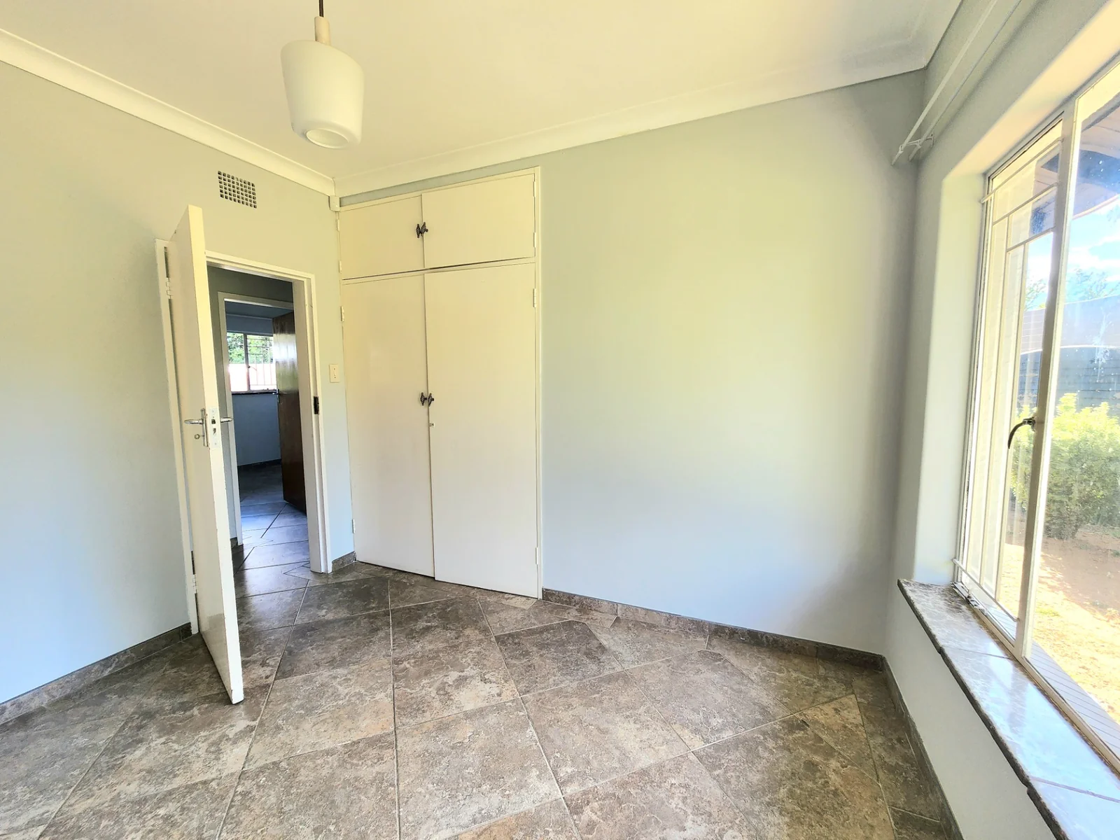 Spacious 3 Bedroom home to Rent in Farrarmere