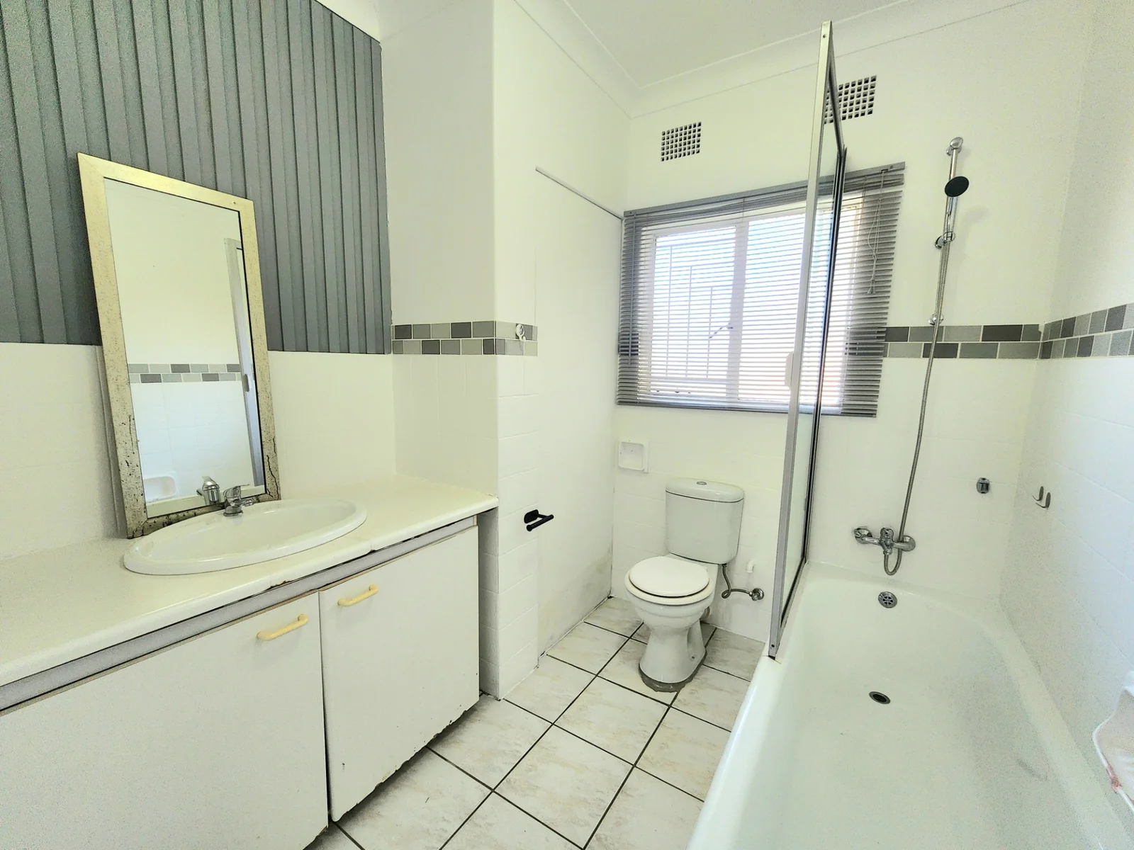 Spacious 3 Bedroom home to Rent in Farrarmere