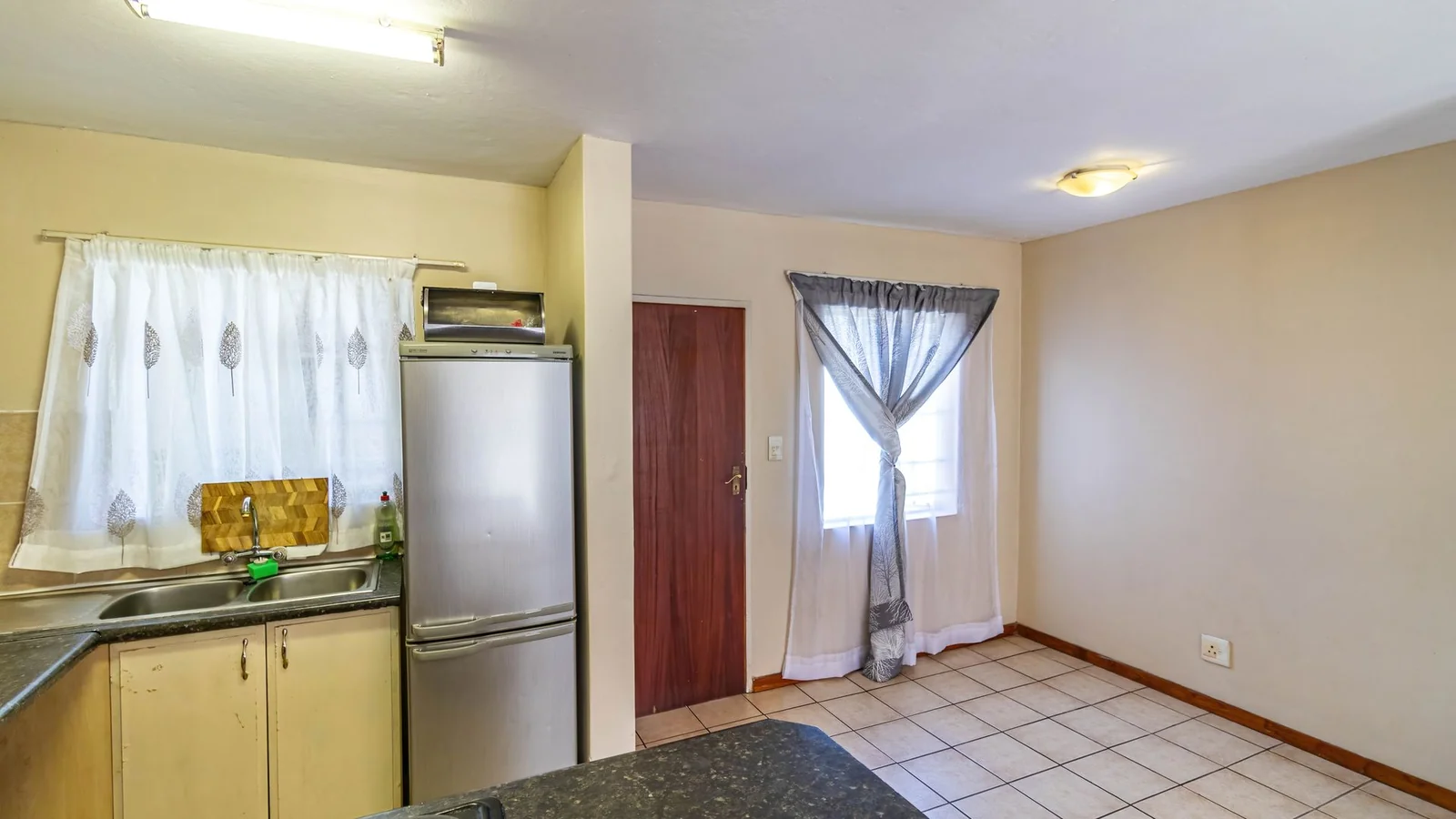 Secure 2-Bedroom En-Suite Apartment with Balcony in Prime Noordwyk Location