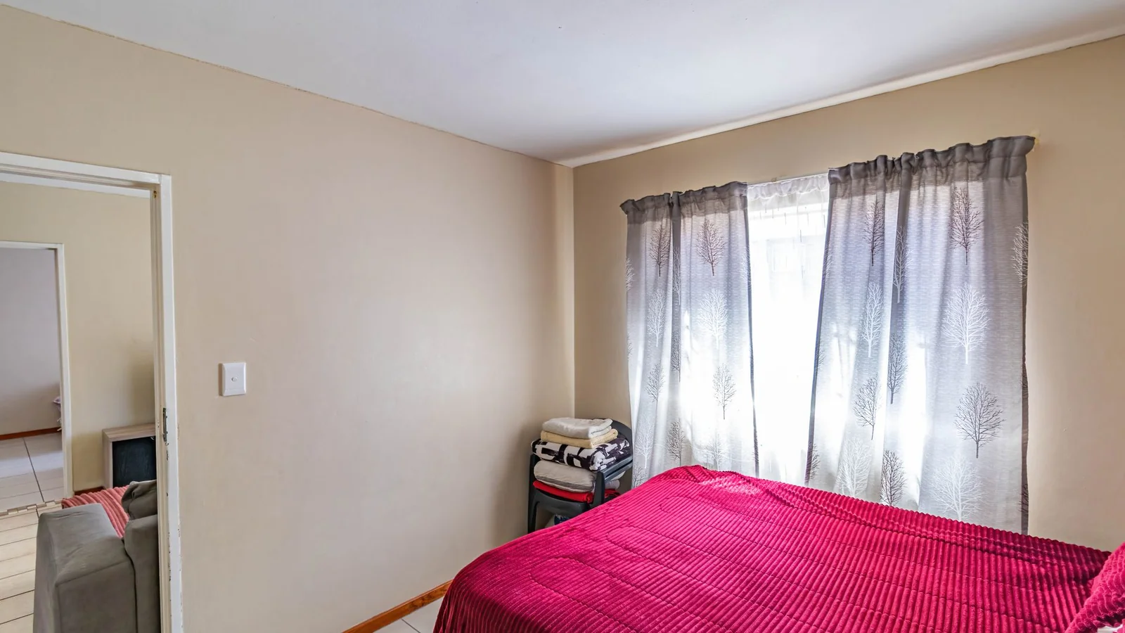 Secure 2-Bedroom En-Suite Apartment with Balcony in Prime Noordwyk Location