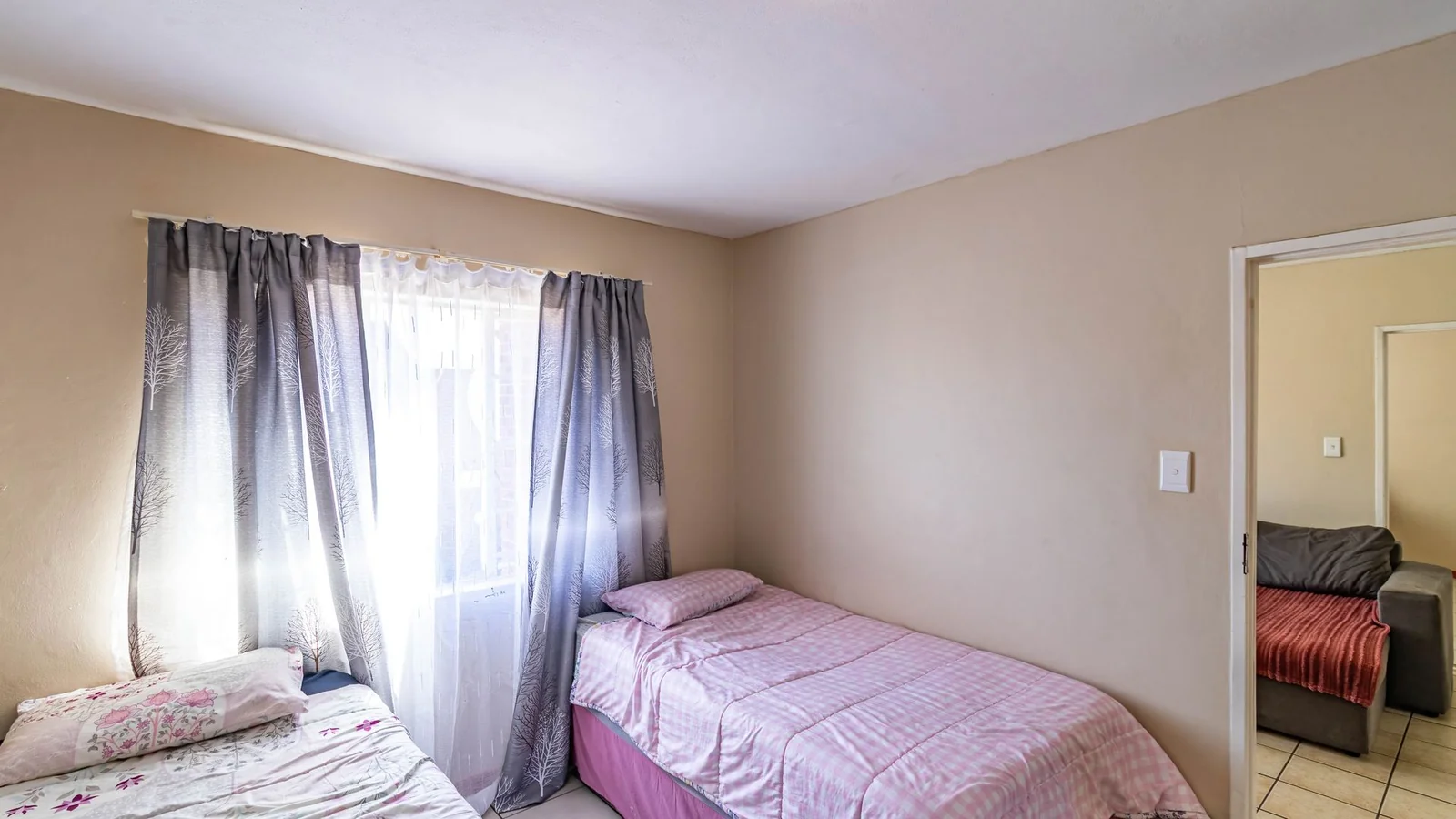 Secure 2-Bedroom En-Suite Apartment with Balcony in Prime Noordwyk Location