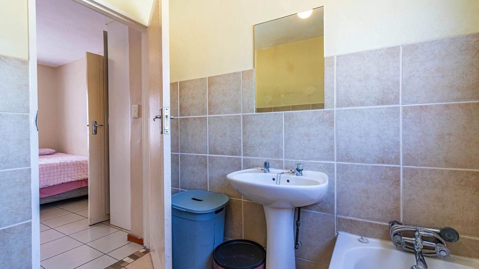 Secure 2-Bedroom En-Suite Apartment with Balcony in Prime Noordwyk Location