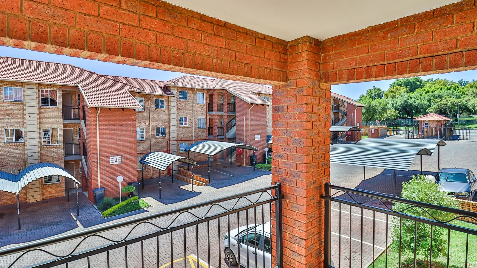 Secure 2-Bedroom En-Suite Apartment with Balcony in Prime Noordwyk Location