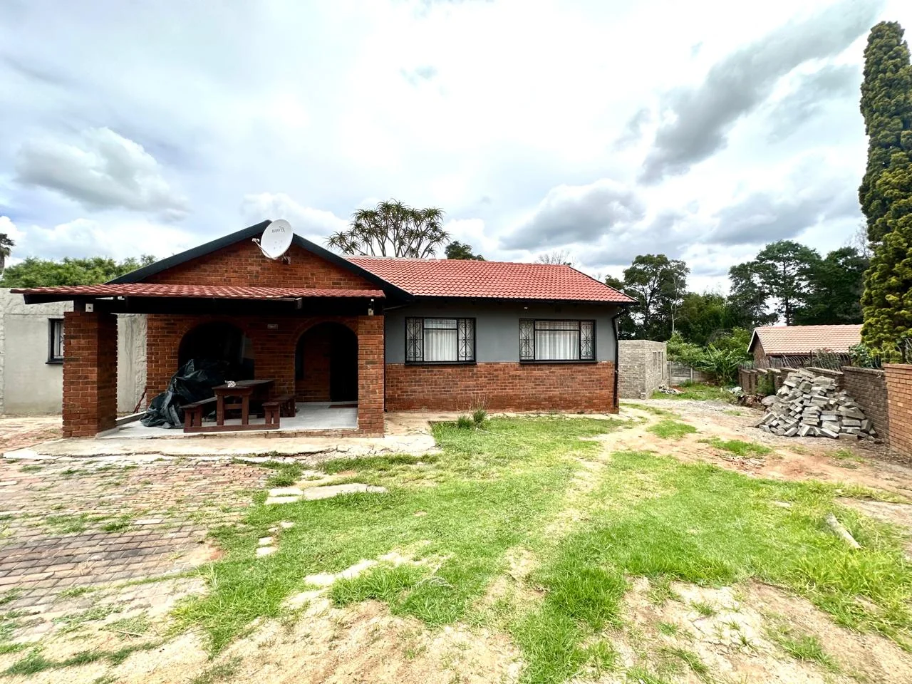 SECURE TWO BEDROOM HOME WITH SPACIOUS LIVING AND WATER INCLUDED