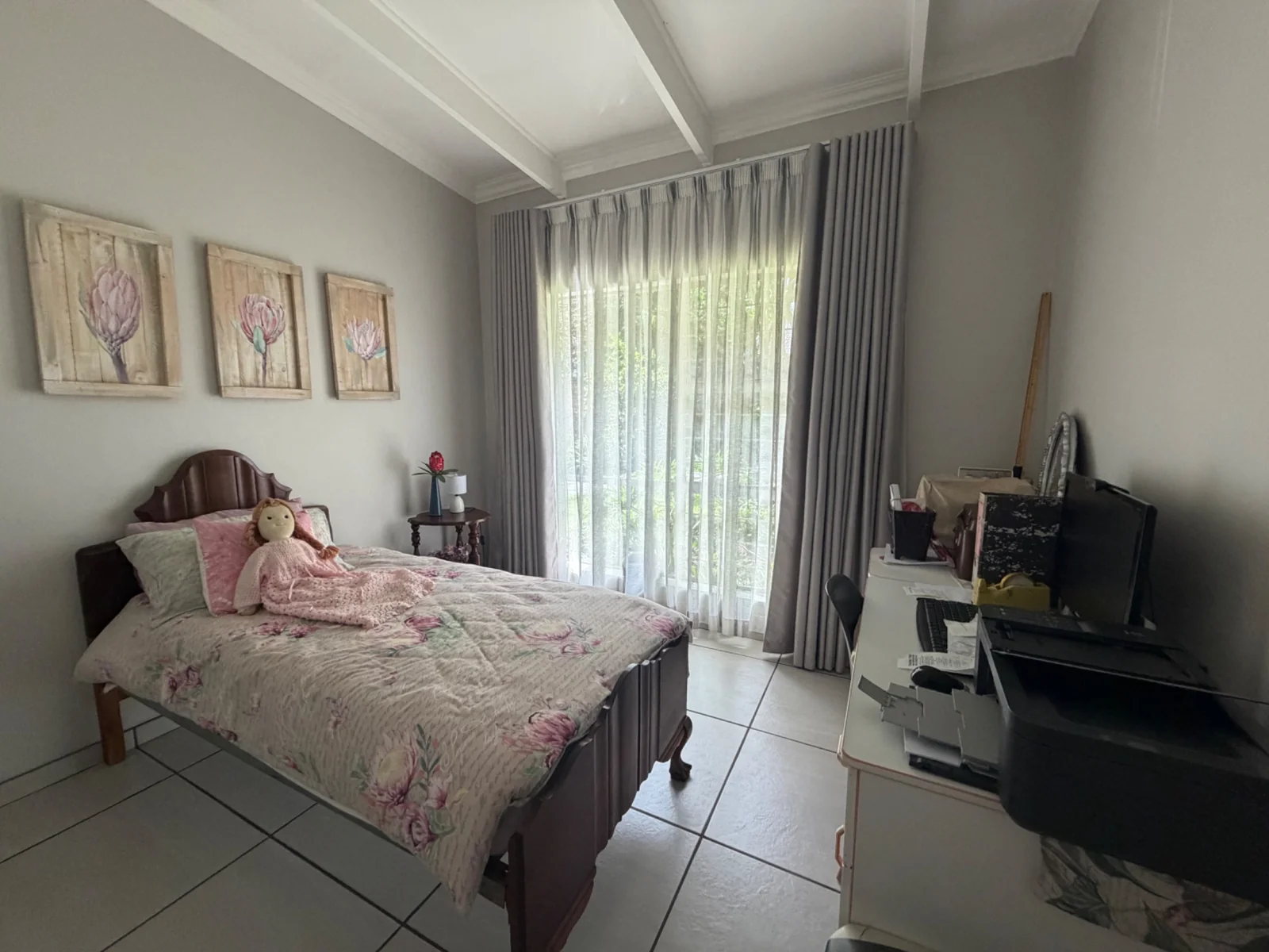 NEW LISTING ....... FOR THE BIGGER FAMILY IT IS ALL HERE!