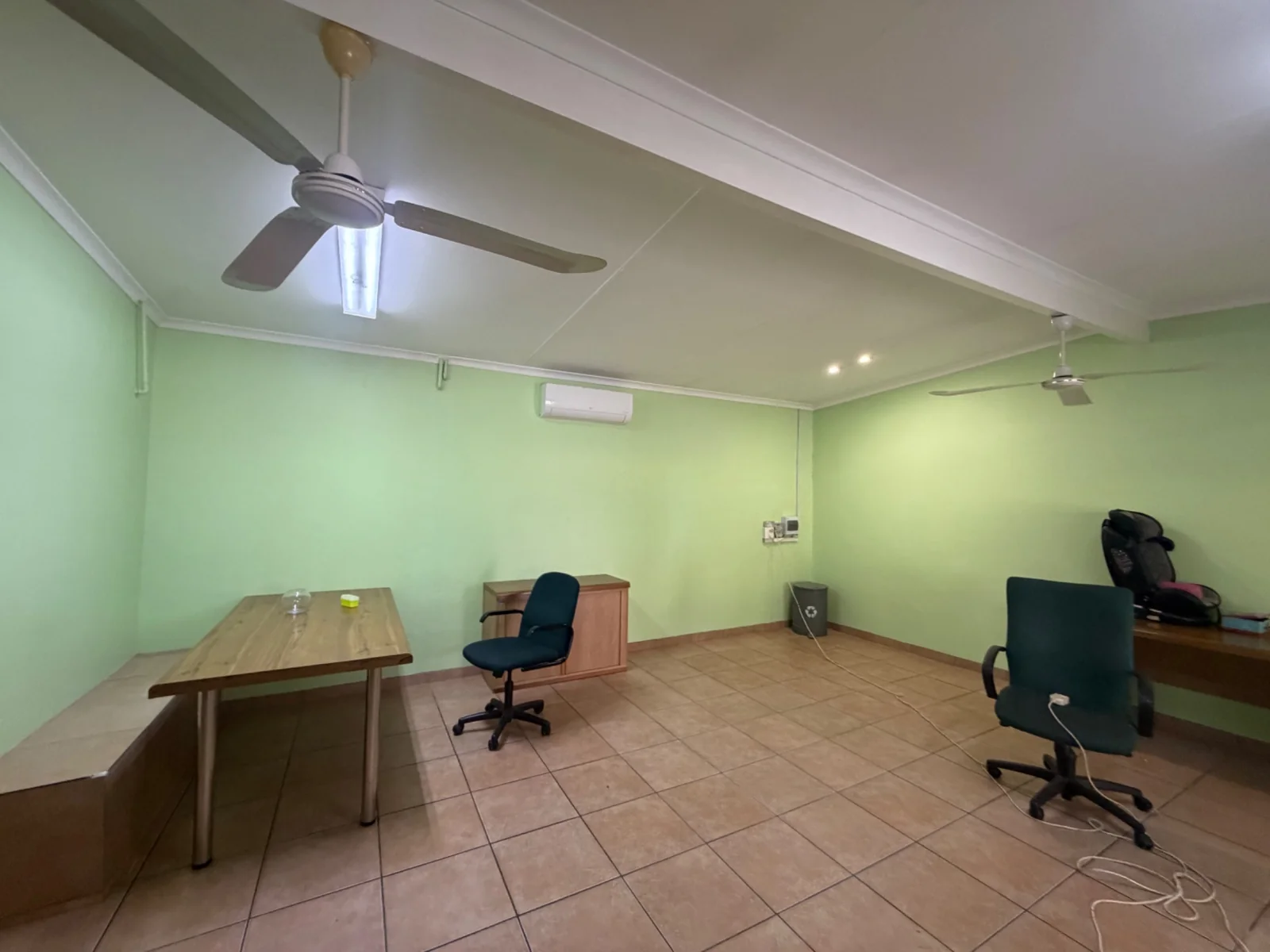 NEW LISTING ....... FOR THE BIGGER FAMILY IT IS ALL HERE!