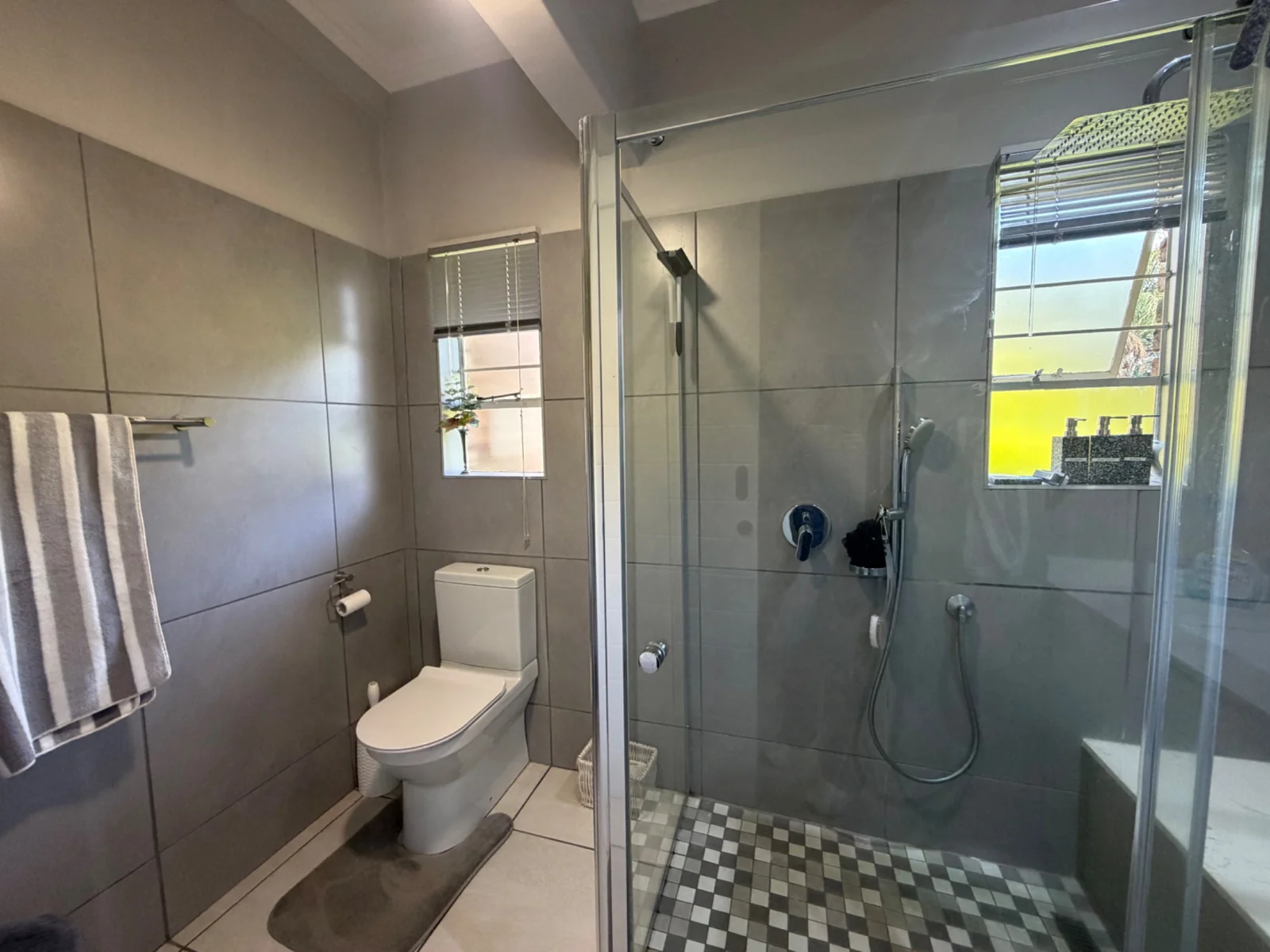 NEW LISTING ....... FOR THE BIGGER FAMILY IT IS ALL HERE!