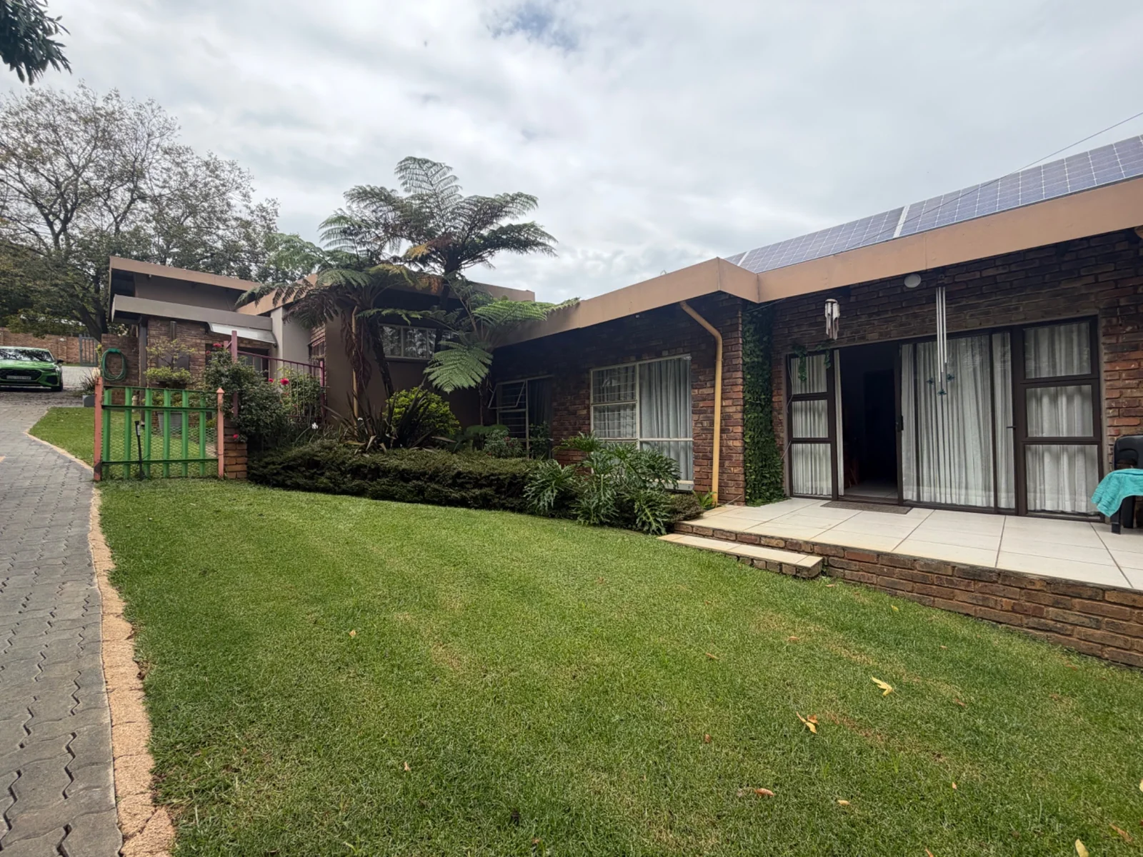 NEW LISTING ....... FOR THE BIGGER FAMILY IT IS ALL HERE!