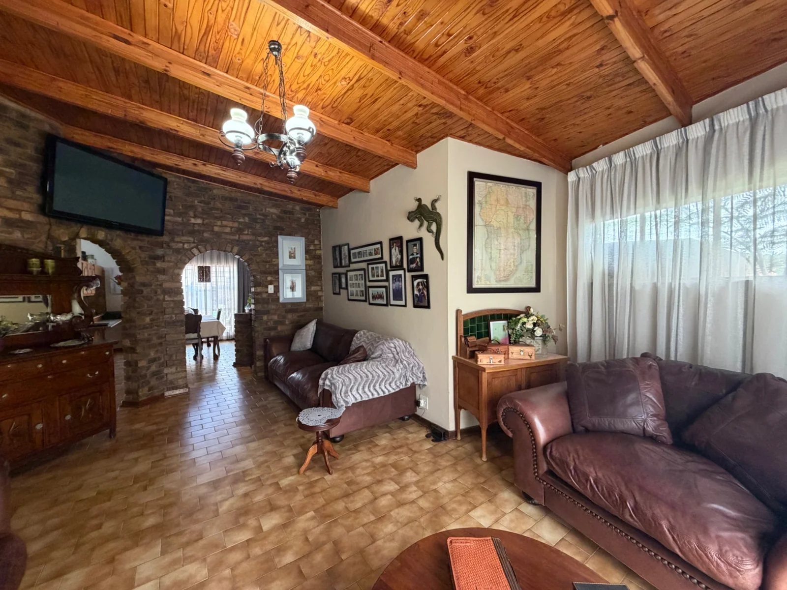 NEW LISTING ....... FOR THE BIGGER FAMILY IT IS ALL HERE!