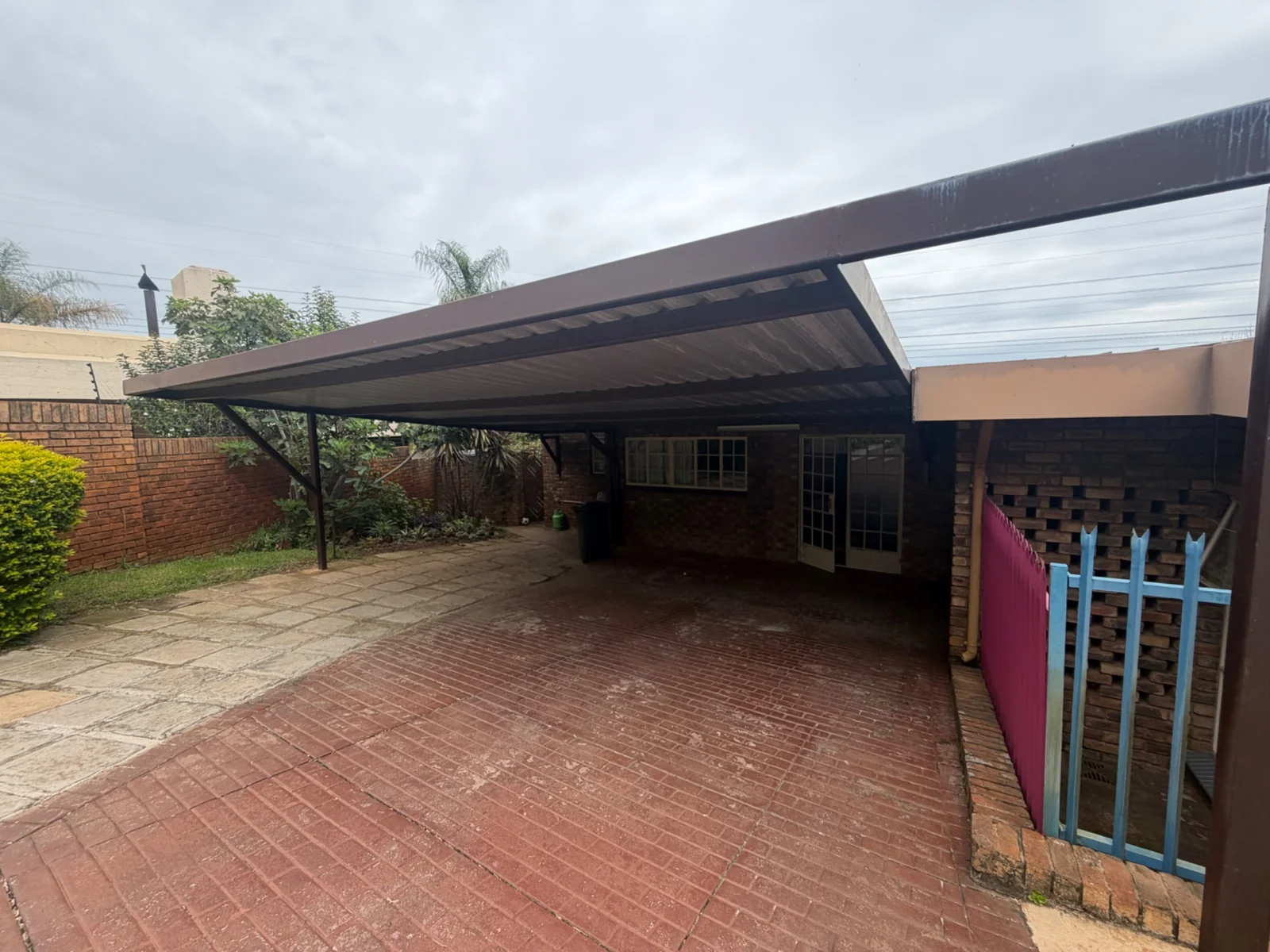 NEW LISTING ....... FOR THE BIGGER FAMILY IT IS ALL HERE!