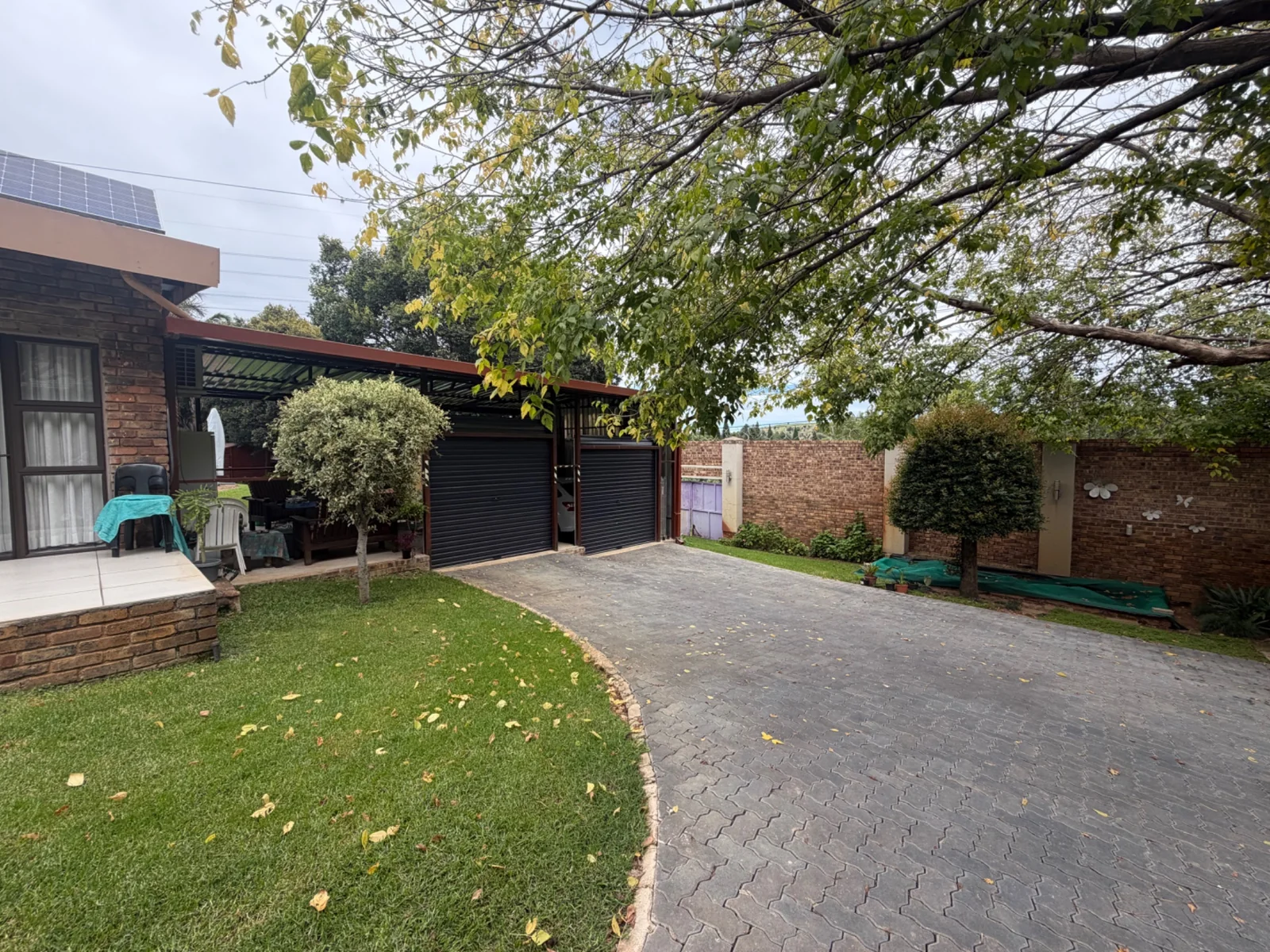 NEW LISTING ....... FOR THE BIGGER FAMILY IT IS ALL HERE!