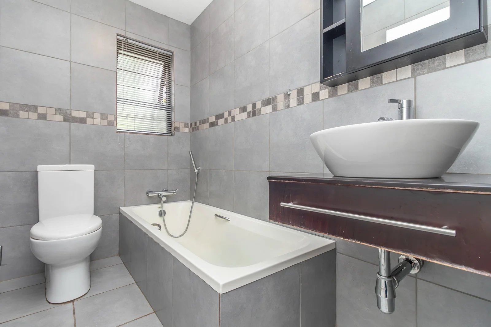 3 Bedroom Duplex for Sale in Allen’s Nek