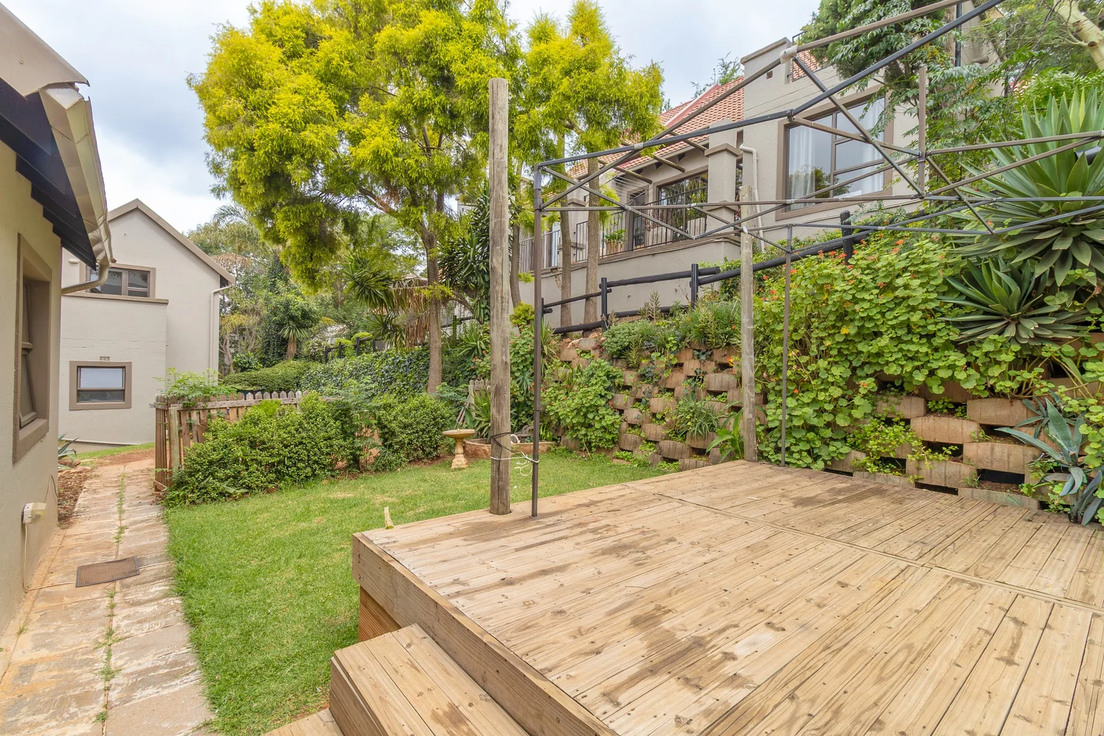 3 Bedroom Duplex for Sale in Allen’s Nek