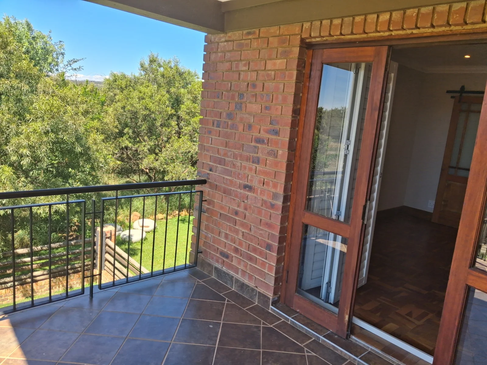 STUNNING FAMILY HOME TO LET IN LEEUWFONTEIN ESTATE!!!!!!
