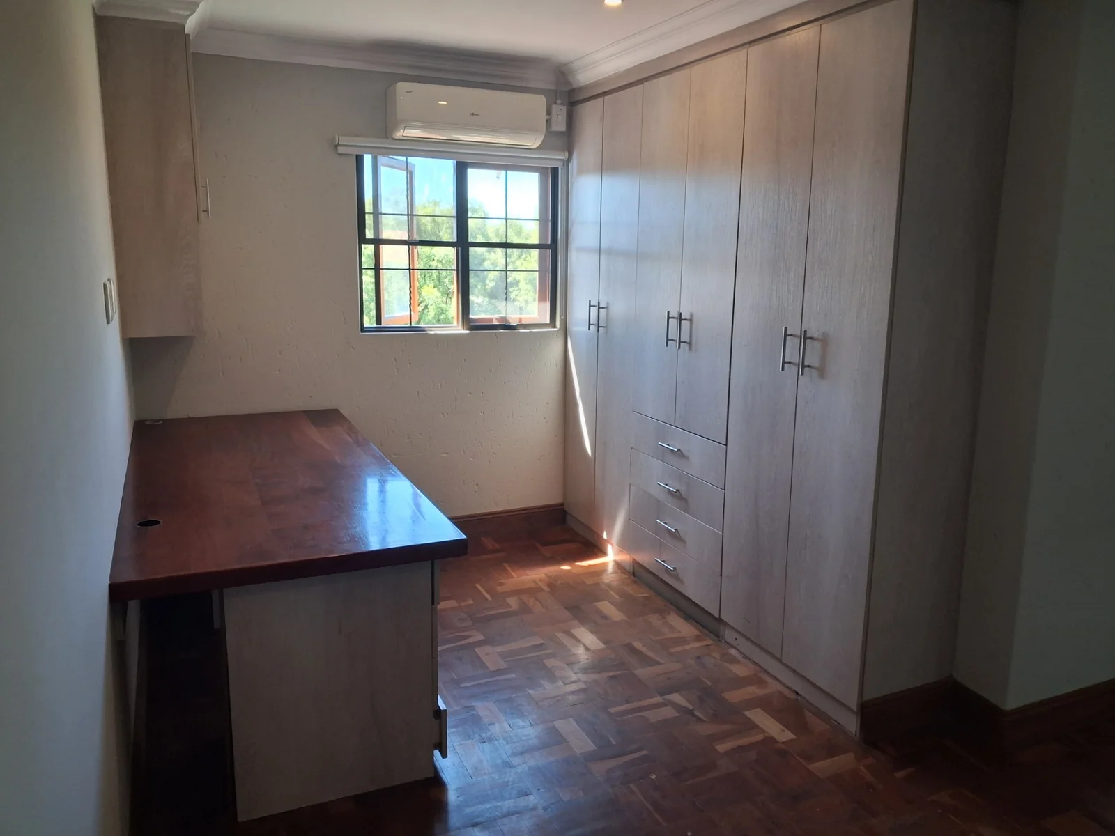 STUNNING FAMILY HOME TO LET IN LEEUWFONTEIN ESTATE!!!!!!