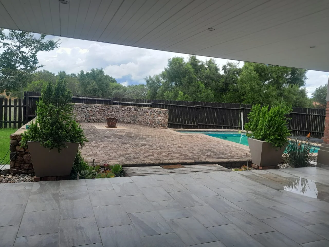 STUNNING FAMILY HOME TO LET IN LEEUWFONTEIN ESTATE!!!!!!