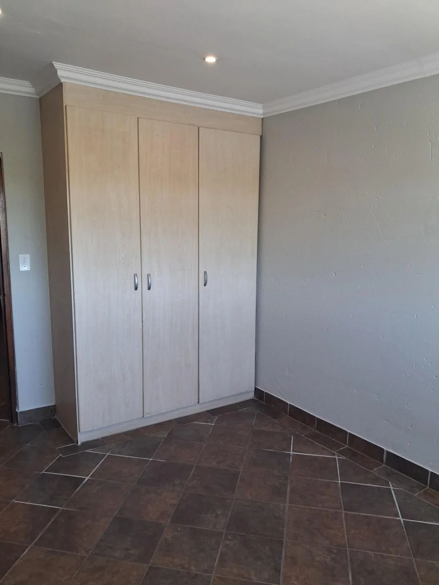 STUNNING FAMILY HOME TO LET IN LEEUWFONTEIN ESTATE!!!!!!