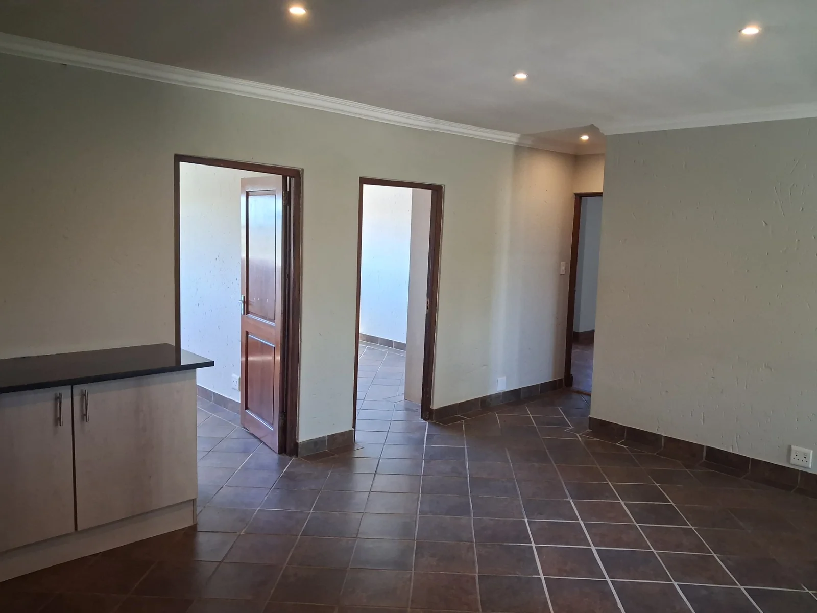 STUNNING FAMILY HOME TO LET IN LEEUWFONTEIN ESTATE!!!!!!