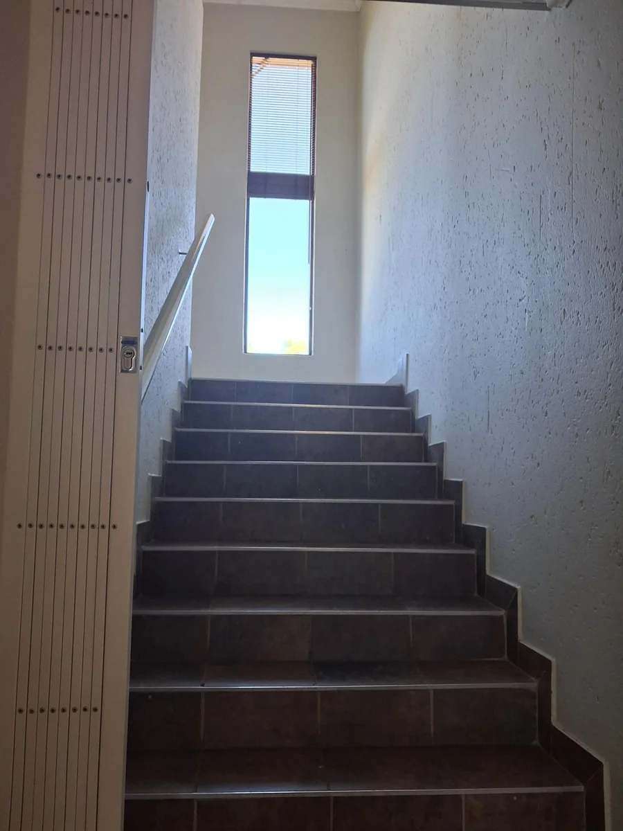 STUNNING FAMILY HOME TO LET IN LEEUWFONTEIN ESTATE!!!!!!