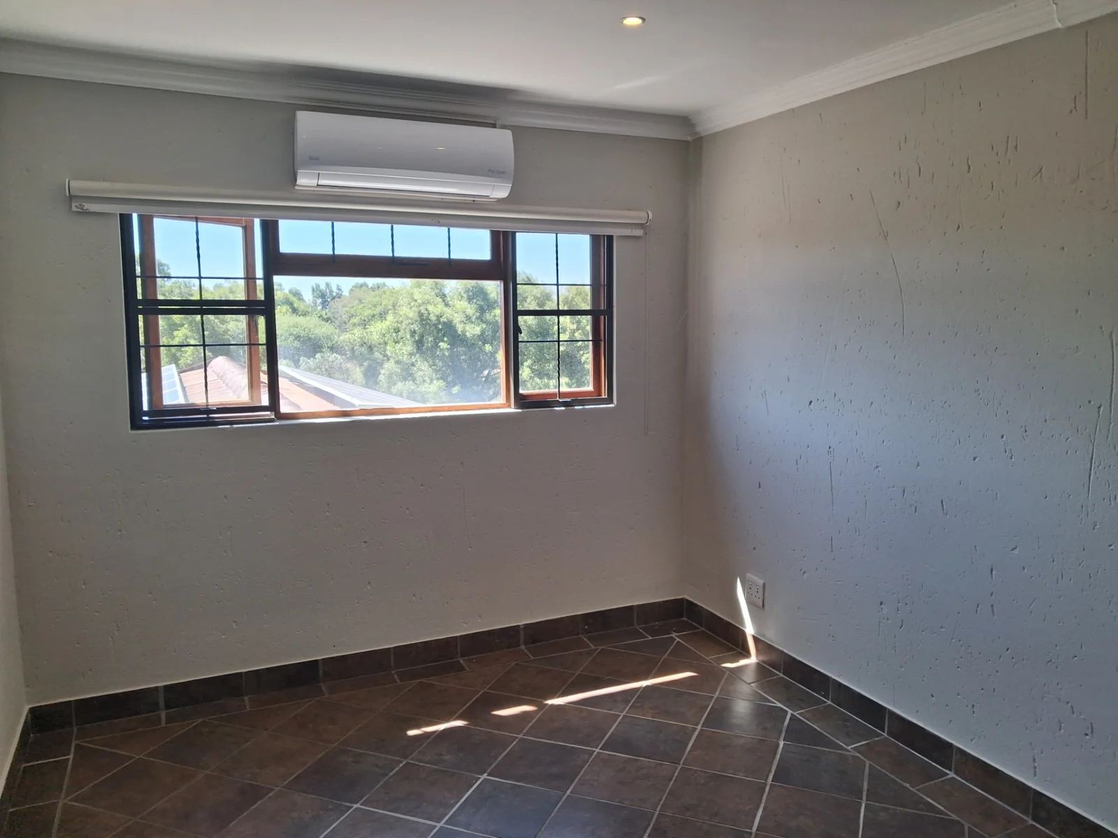 STUNNING FAMILY HOME TO LET IN LEEUWFONTEIN ESTATE!!!!!!