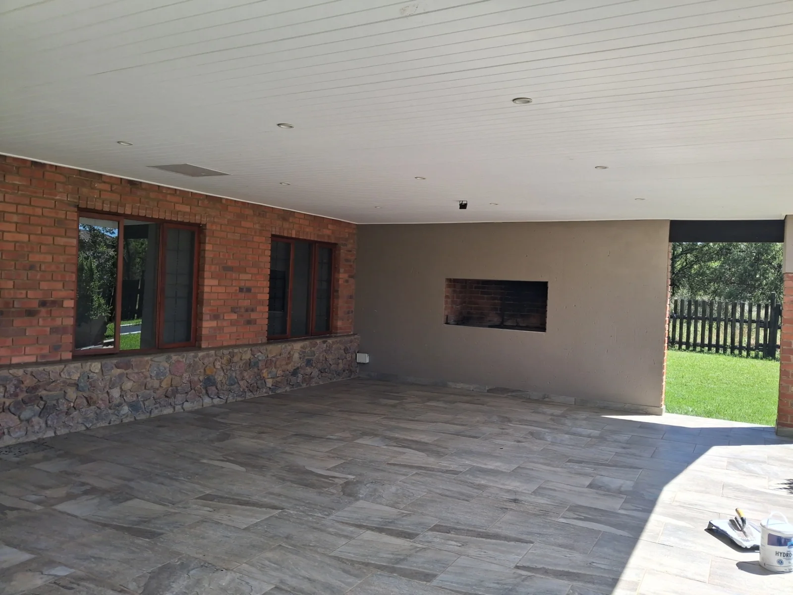 STUNNING FAMILY HOME TO LET IN LEEUWFONTEIN ESTATE!!!!!!