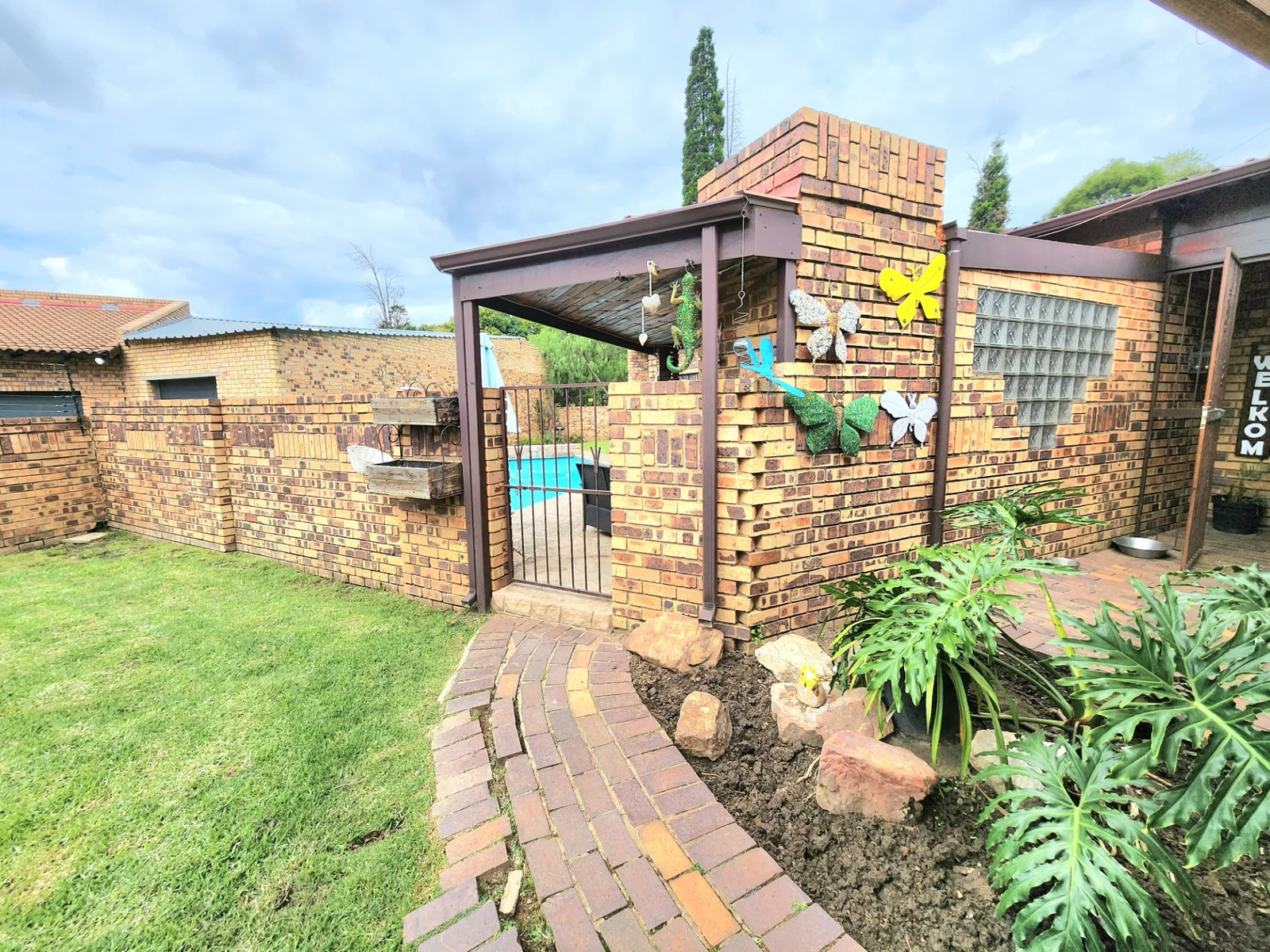 Family Comfort with Entertainer’s Charm in Atlasville