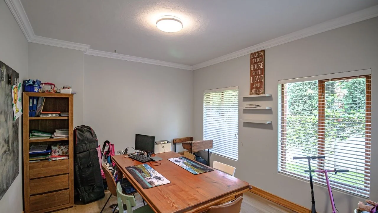 ENTERTAINMENT PLEASURE IN MIDSTREAM ESTATE.