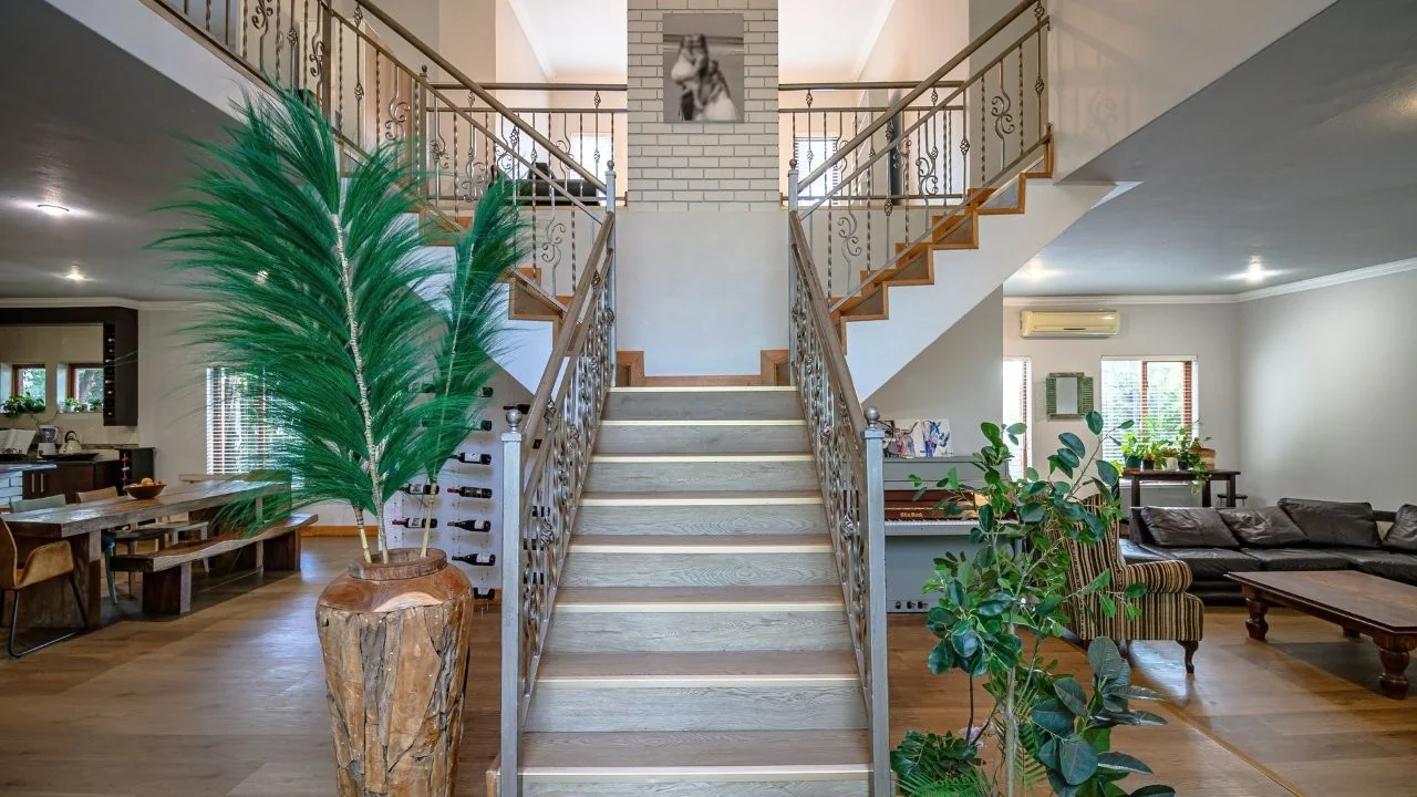 ENTERTAINMENT PLEASURE IN MIDSTREAM ESTATE.