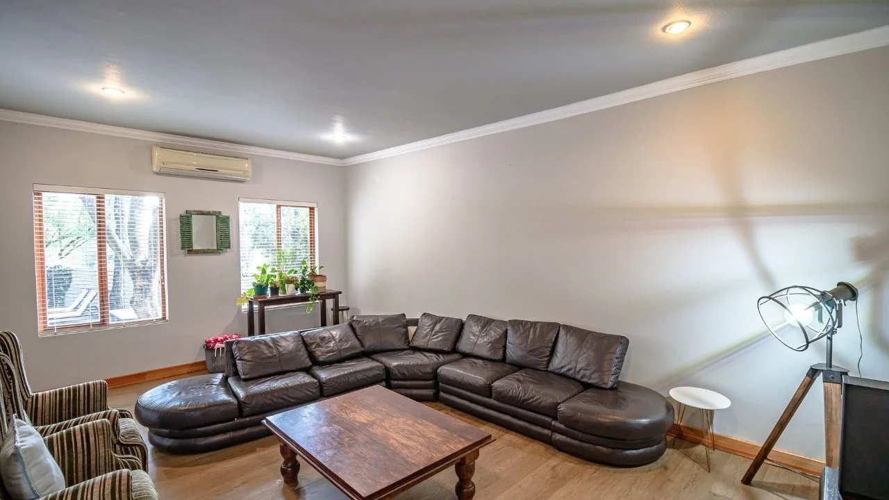 ENTERTAINMENT PLEASURE IN MIDSTREAM ESTATE.