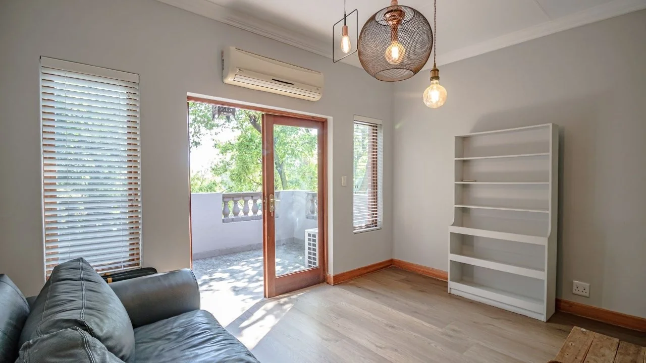 ENTERTAINMENT PLEASURE IN MIDSTREAM ESTATE.