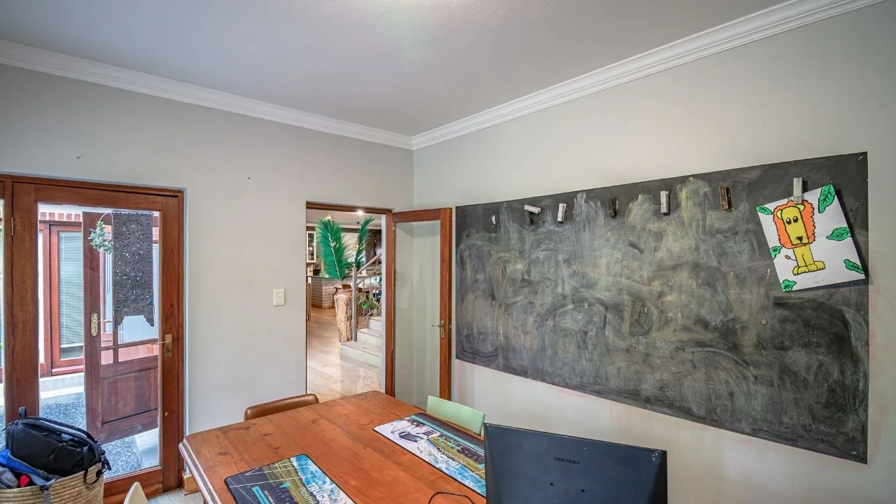 ENTERTAINMENT PLEASURE IN MIDSTREAM ESTATE.