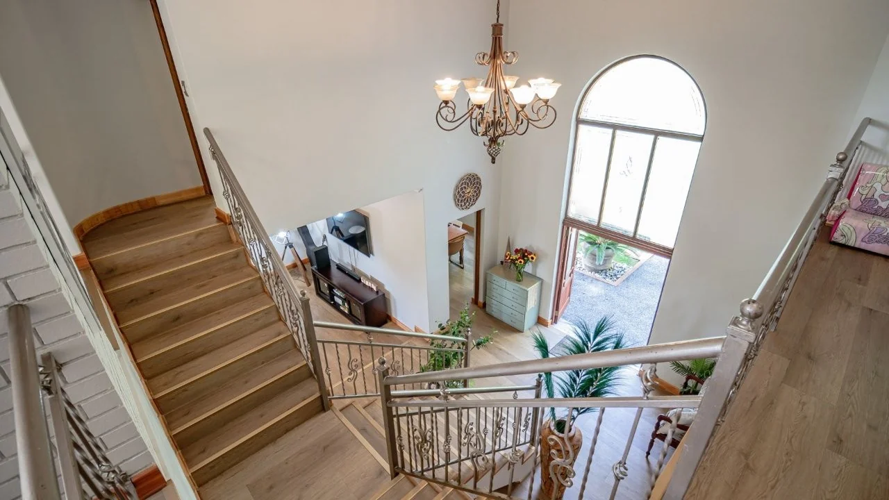 ENTERTAINMENT PLEASURE IN MIDSTREAM ESTATE.